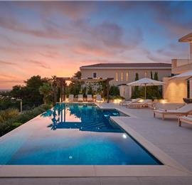 5 bedroom villa with infinity pool and sea views Hvar Town, sleeps 10